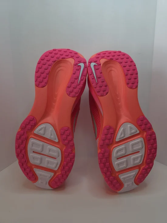 Nike Vomero 18 Women's Size 9 Bright Crimson/Metallic Silver HM6804-603 - Picture 6 of 6